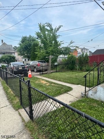 17 Railroad Ave, Phillipsburg Town, NJ 08865