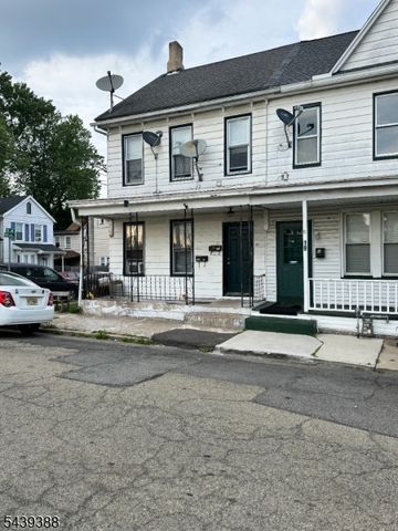 17 Railroad Ave, Phillipsburg Town, NJ 08865