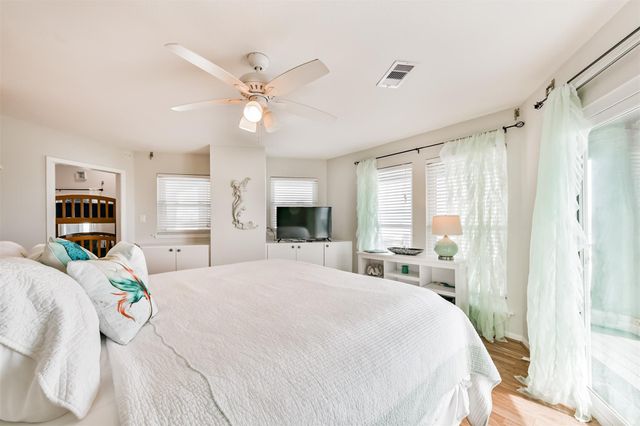 18611 W De Vaca Lane, Galveston, TX 77554