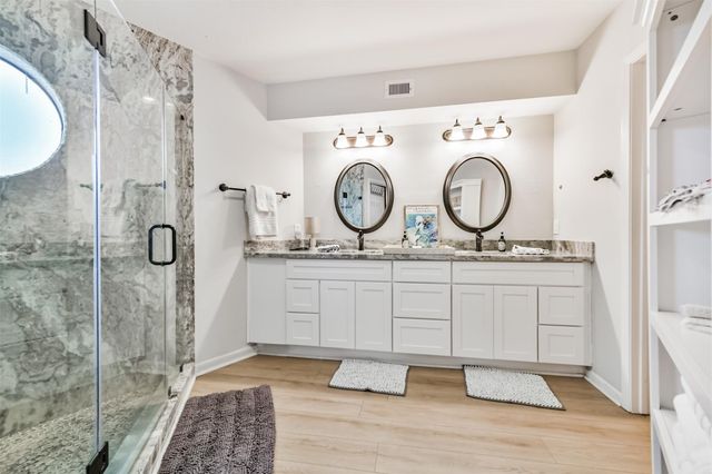 18611 W De Vaca Lane, Galveston, TX 77554