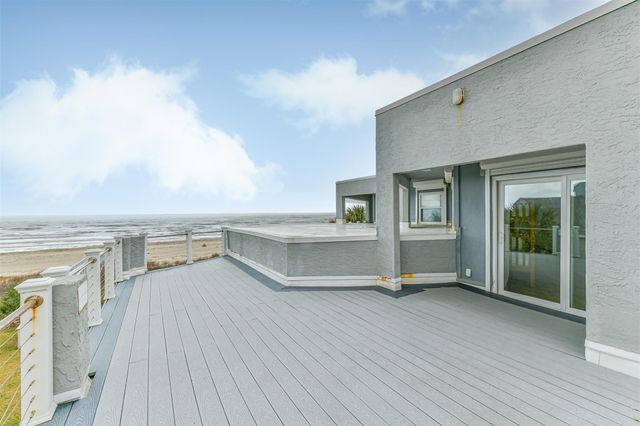 18611 W De Vaca Lane, Galveston, TX 77554