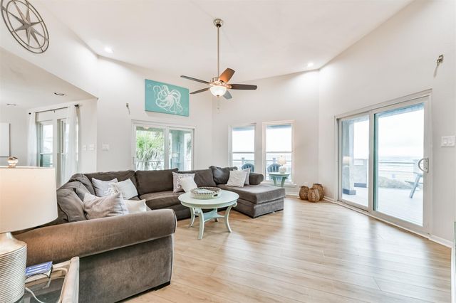 18611 W De Vaca Lane, Galveston, TX 77554