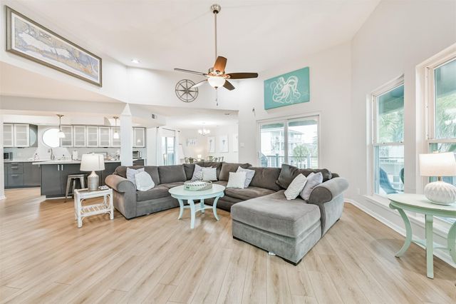 18611 W De Vaca Lane, Galveston, TX 77554