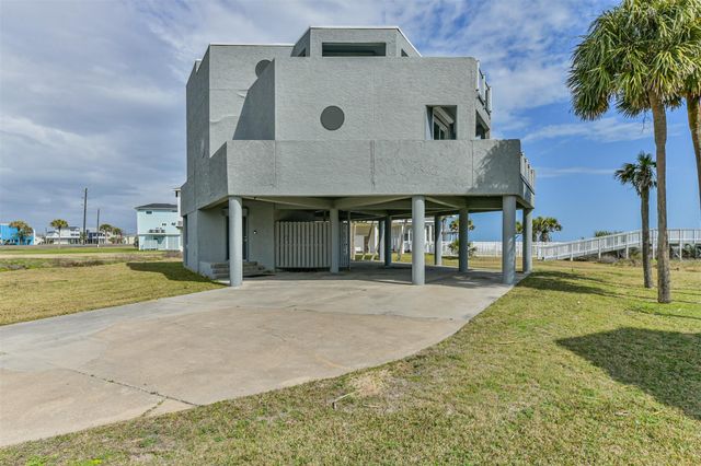 18611 W De Vaca Lane, Galveston, TX 77554