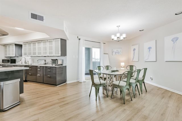 18611 W De Vaca Lane, Galveston, TX 77554