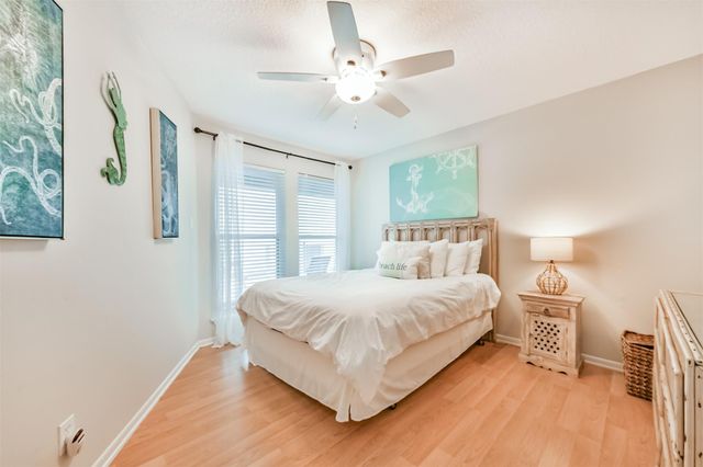 18611 W De Vaca Lane, Galveston, TX 77554