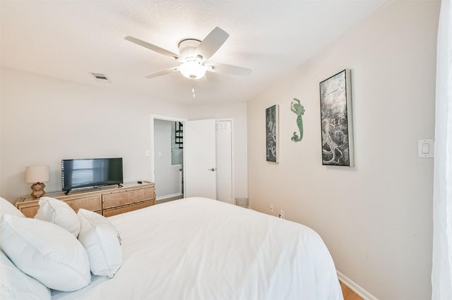 18611 W De Vaca Lane, Galveston, TX 77554