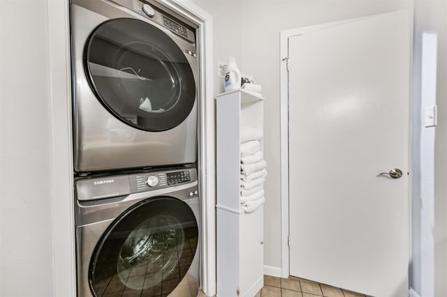 18611 W De Vaca Lane, Galveston, TX 77554