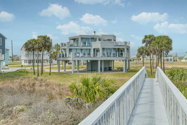 18611 W De Vaca Lane, Galveston, TX 77554