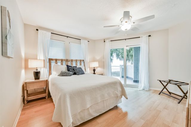 18611 W De Vaca Lane, Galveston, TX 77554