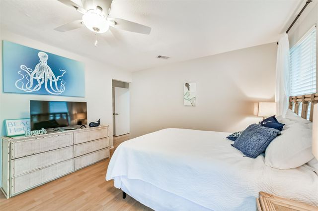 18611 W De Vaca Lane, Galveston, TX 77554