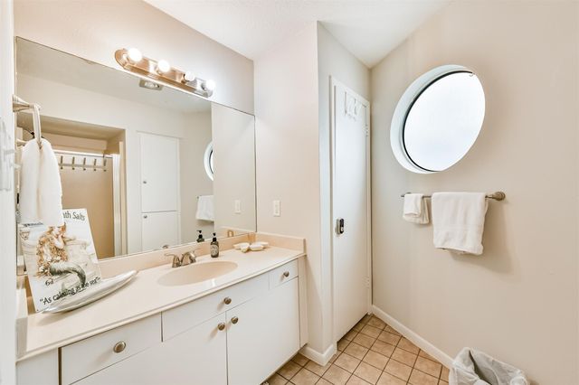 18611 W De Vaca Lane, Galveston, TX 77554