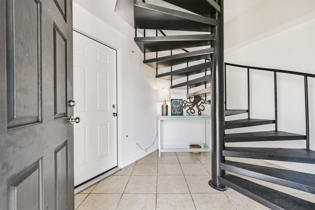 18611 W De Vaca Lane, Galveston, TX 77554