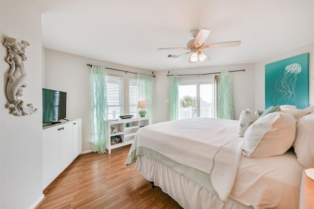 18611 W De Vaca Lane, Galveston, TX 77554