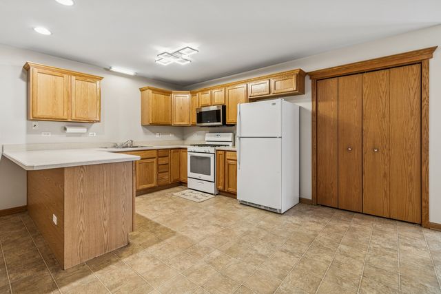 225 Morrow Street D, Somonauk, IL 60552