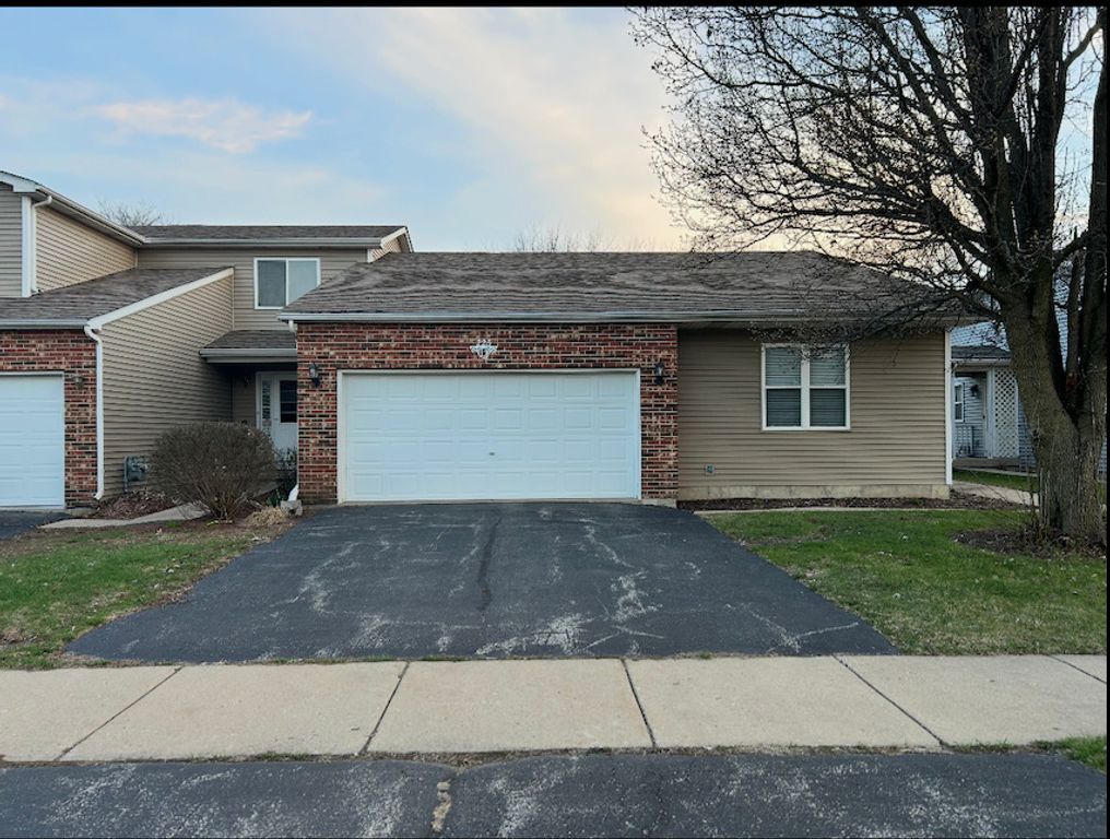 225 Morrow Street D, Somonauk, IL 60552