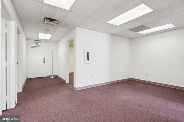 12 ROSZEL RD #B103, Princeton, NJ 08540