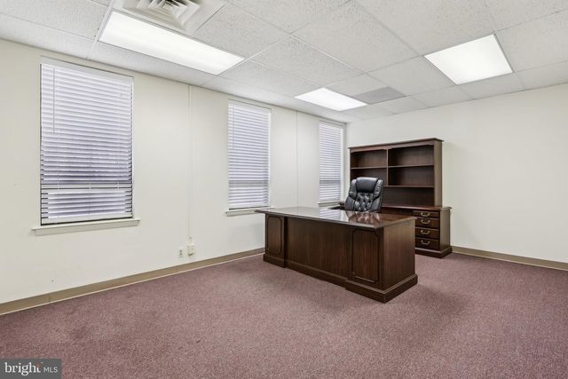 12 ROSZEL RD #B103, Princeton, NJ 08540