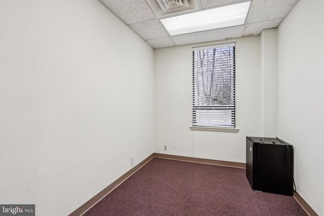 12 ROSZEL RD #B103, Princeton, NJ 08540