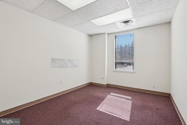 12 ROSZEL RD #B103, Princeton, NJ 08540