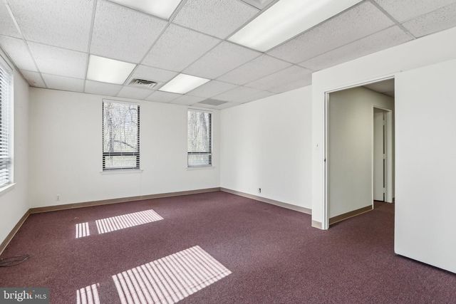 12 ROSZEL RD #B103, Princeton, NJ 08540