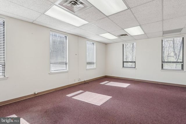 12 ROSZEL RD #B103, Princeton, NJ 08540