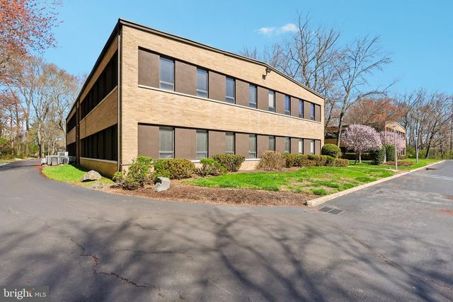 12 ROSZEL RD #B103, Princeton, NJ 08540