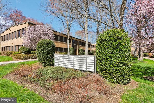 12 ROSZEL RD #B103, Princeton, NJ 08540