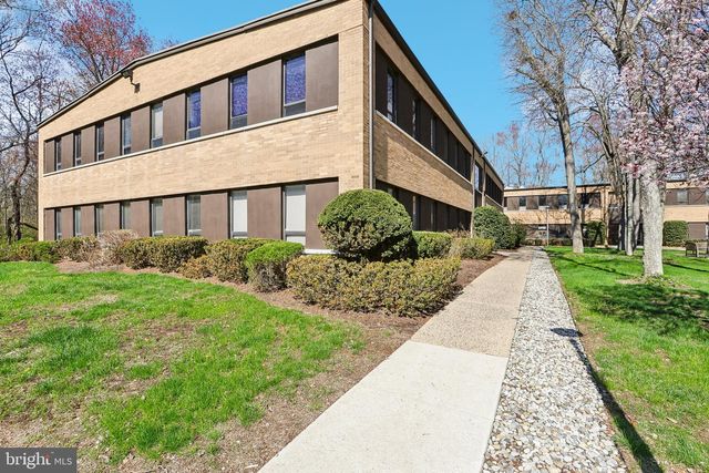 12 ROSZEL RD #B103, Princeton, NJ 08540