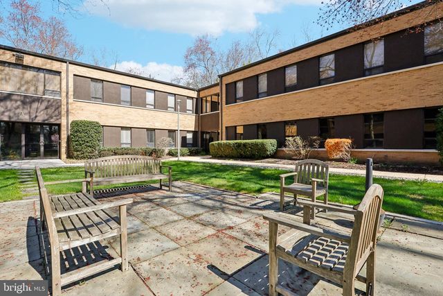 12 ROSZEL RD #B103, Princeton, NJ 08540