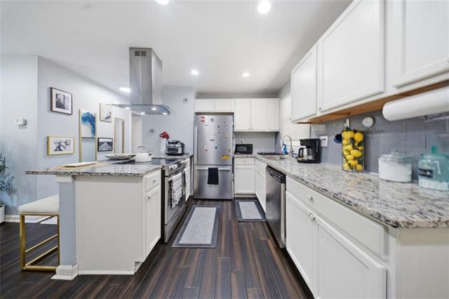 371 Santa Lucia Terrace, Atlanta, GA 30318