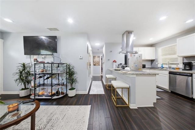 371 Santa Lucia Terrace, Atlanta, GA 30318