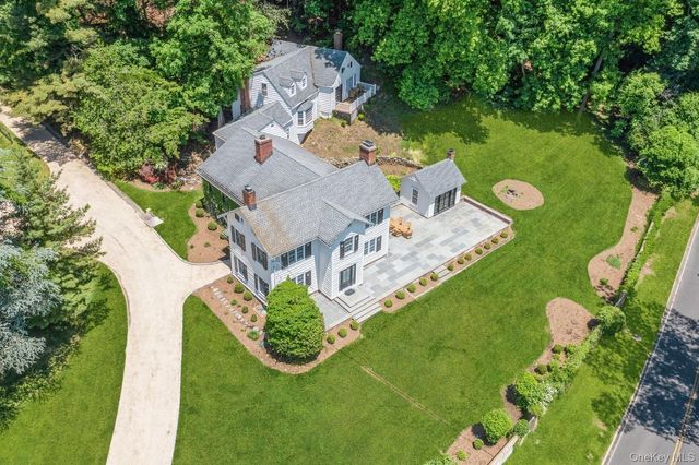 15 Lloyd Harbor Road, Lloyd Harbor, NY 11743