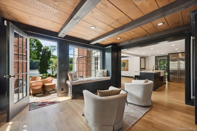 15 Lloyd Harbor Road, Lloyd Harbor, NY 11743