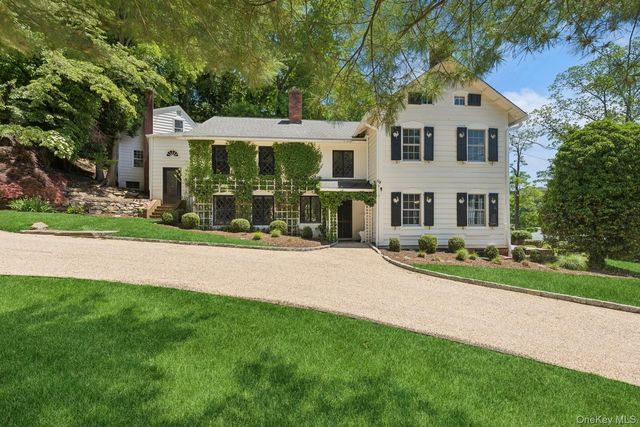 15 Lloyd Harbor Road, Lloyd Harbor, NY 11743