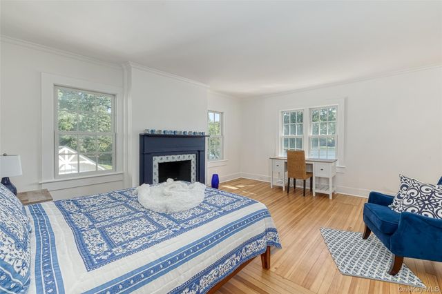 15 Lloyd Harbor Road, Lloyd Harbor, NY 11743