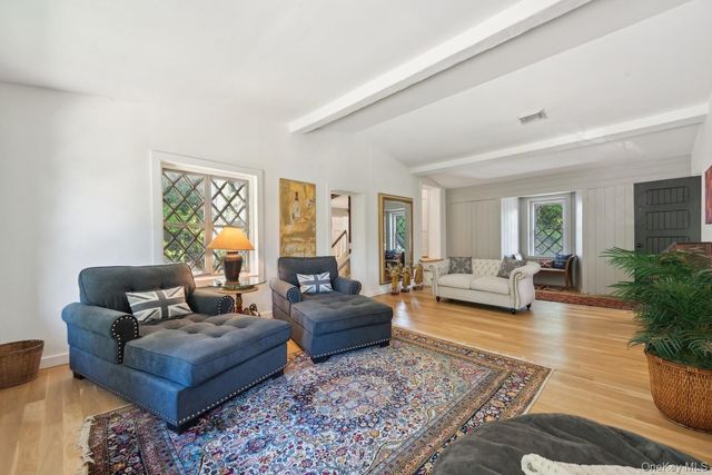 15 Lloyd Harbor Road, Lloyd Harbor, NY 11743