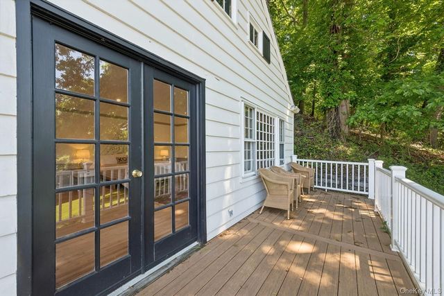 15 Lloyd Harbor Road, Lloyd Harbor, NY 11743