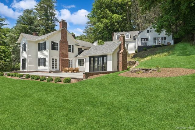 15 Lloyd Harbor Road, Lloyd Harbor, NY 11743