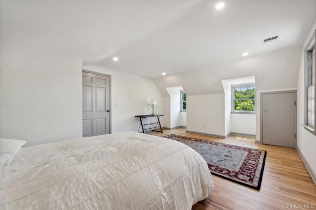 15 Lloyd Harbor Road, Lloyd Harbor, NY 11743