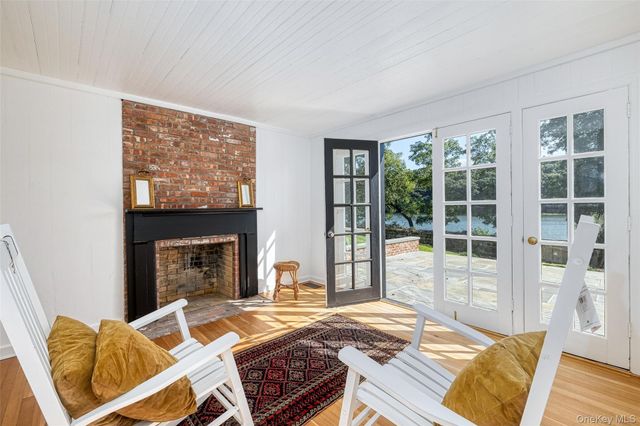 15 Lloyd Harbor Road, Lloyd Harbor, NY 11743