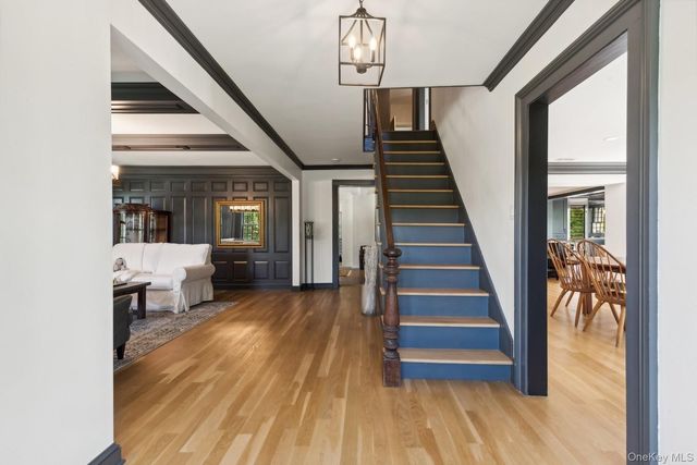 15 Lloyd Harbor Road, Lloyd Harbor, NY 11743