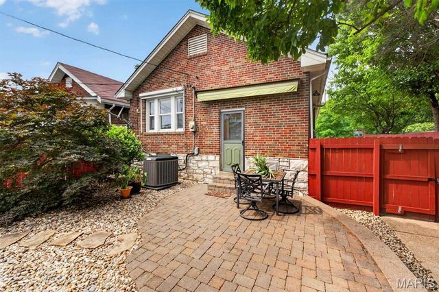 5300 Chippewa Street, St Louis, MO 63109