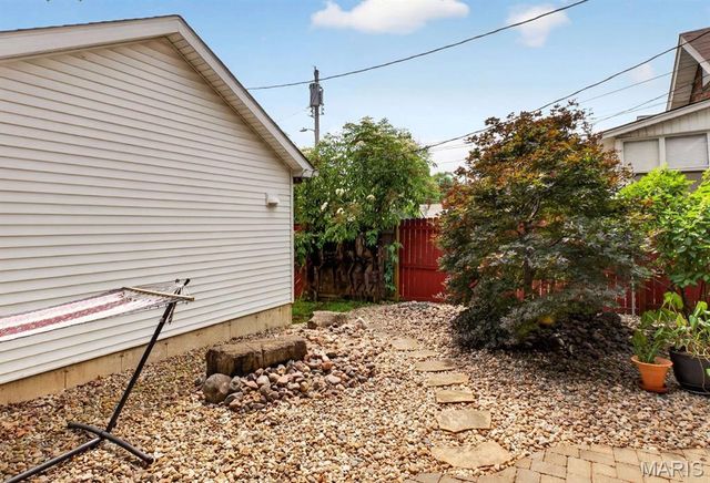 5300 Chippewa Street, St Louis, MO 63109