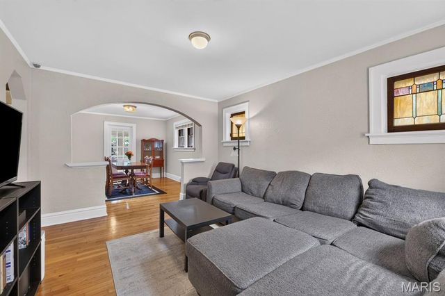 5300 Chippewa Street, St Louis, MO 63109