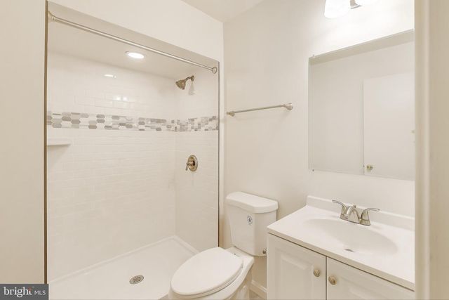 18 INDIAN HILLS CT, Rockville, MD 20855