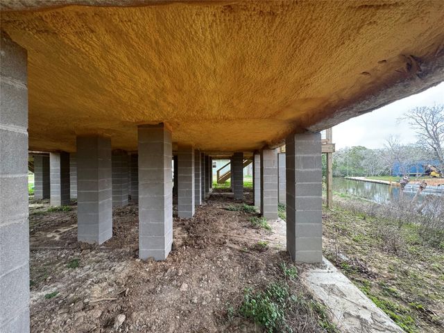 615 Shady Oaks Harbor, Alvin, TX 77511