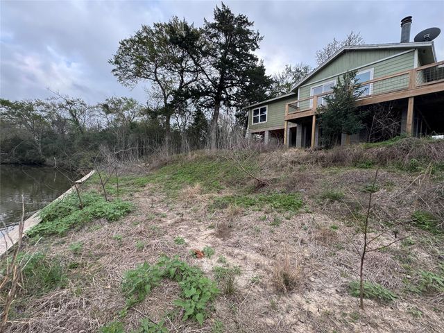 615 Shady Oaks Harbor, Alvin, TX 77511