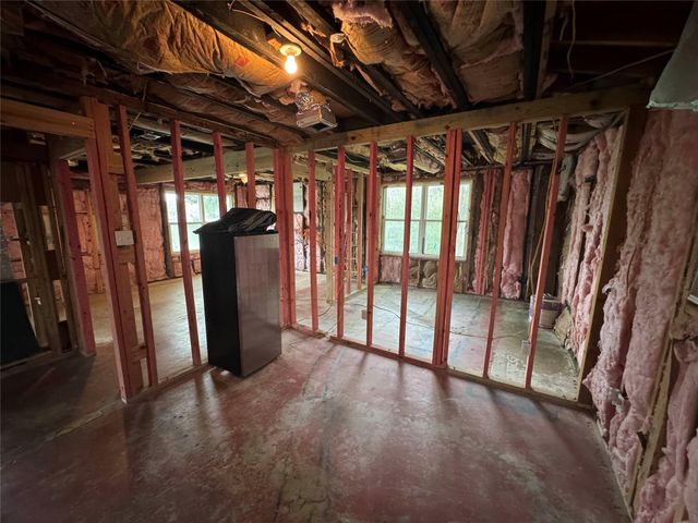 615 Shady Oaks Harbor, Alvin, TX 77511