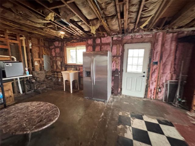 615 Shady Oaks Harbor, Alvin, TX 77511